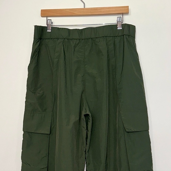 NWT Halara Mid Rise Button Zipper Side Pocket Wide Leg Casual Cargo Pants - Picture 11 of 13